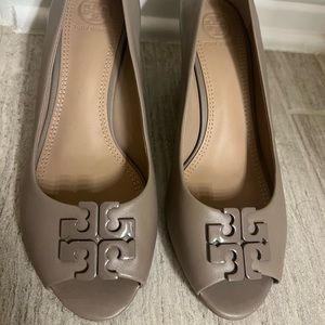 Tory Burch Shoes in gray color